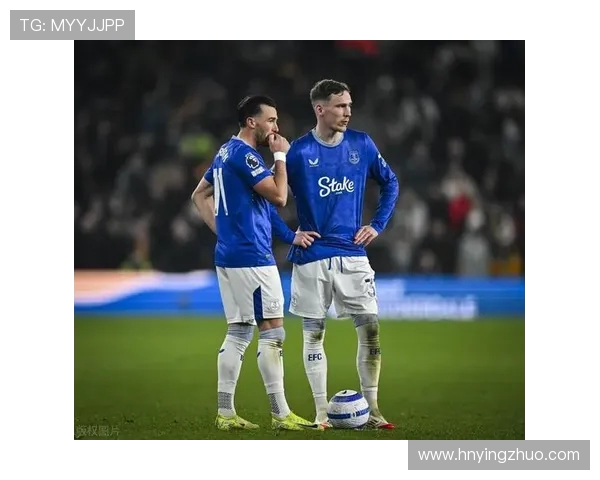 埃弗顿抢滩沃克争夺战 莫耶斯瞄准曼城老将补强防线(3)