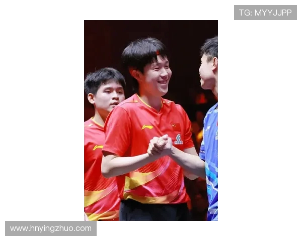 王楚钦笑对互动丢分！1-0 呼喊点燃胜负欲，国乒顶流上演反差萌(2)